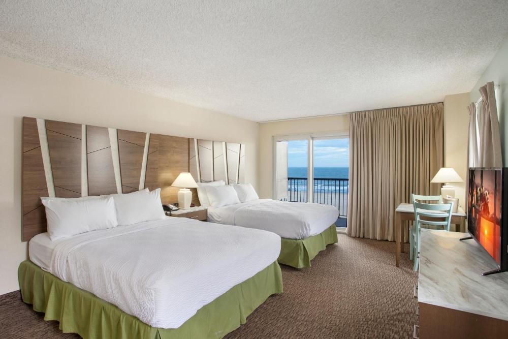 2 Queens Room with Front Ocean View interior